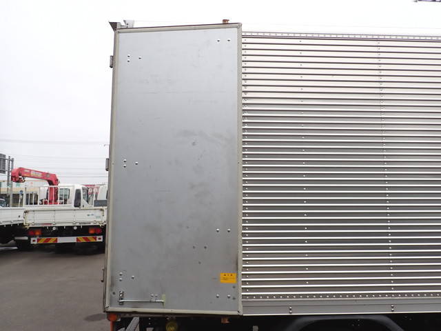 三菱ふそうキャンターアルミバン小型（2t・3t）[写真11]