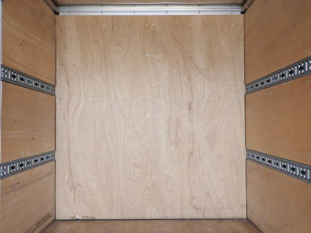 三菱ふそうキャンターアルミバン小型（2t・3t）[写真12]