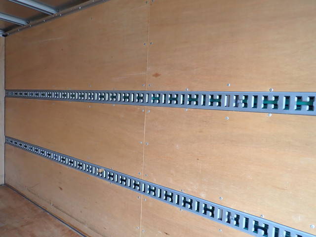 三菱ふそうキャンターアルミバン小型（2t・3t）[写真15]