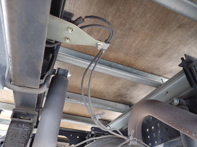 三菱ふそうキャンターアルミバン小型（2t・3t）[写真21]