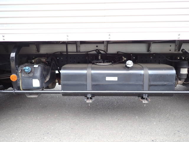 三菱ふそうキャンターアルミバン小型（2t・3t）[写真26]