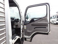 三菱ふそうキャンターアルミバン小型（2t・3t）[写真28]