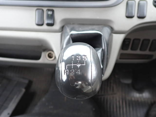 三菱ふそうキャンターアルミバン小型（2t・3t）[写真29]