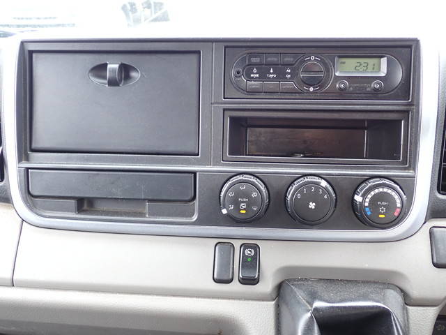 三菱ふそうキャンターアルミバン小型（2t・3t）[写真33]