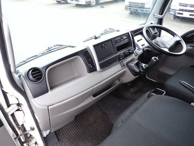 三菱ふそうキャンターアルミバン小型（2t・3t）[写真35]