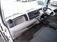 三菱ふそうキャンターアルミバン小型（2t・3t）[写真36]