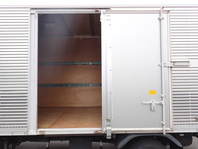 三菱ふそうキャンターアルミバン小型（2t・3t）[写真08]