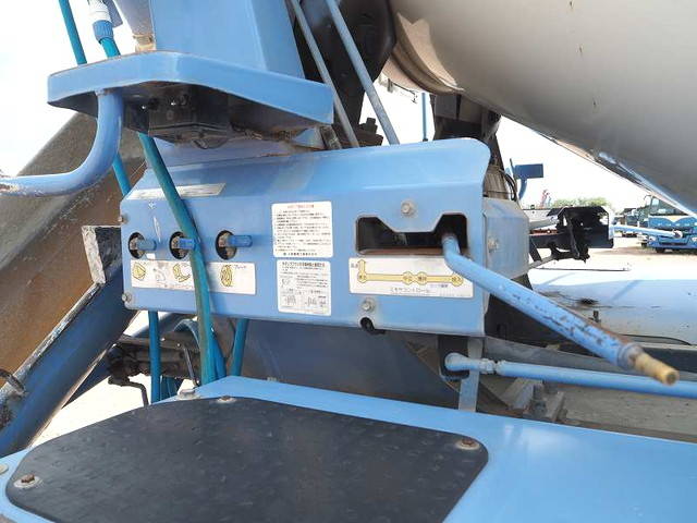 いすゞギガミキサー車（コンクリートミキサー）大型（10t）[写真21]