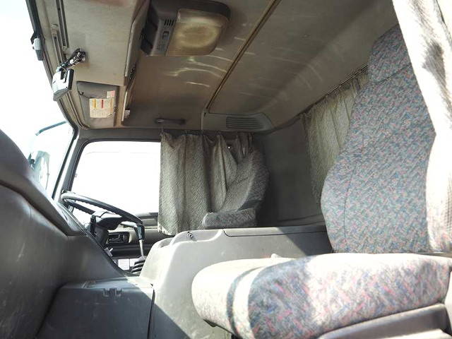 いすゞギガミキサー車（コンクリートミキサー）大型（10t）[写真35]