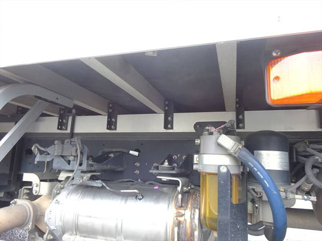 日野レンジャーアルミバン中型（4t）[写真08]