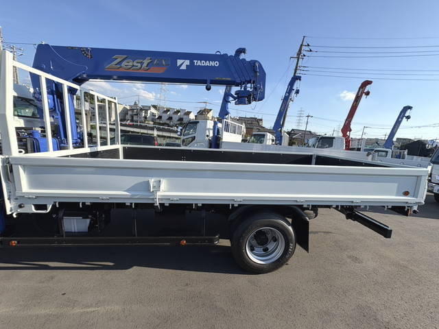 三菱ふそうキャンタークレーン5段小型（2t・3t）[写真07]