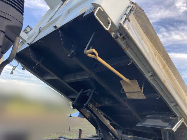 三菱ふそうファイターダンプ中型（4t）[写真16]