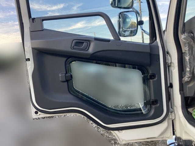 三菱ふそうファイターダンプ中型（4t）[写真27]