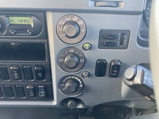 三菱ふそうファイターダンプ中型（4t）[写真36]