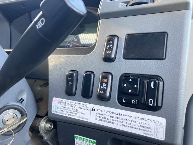 三菱ふそうファイターダンプ中型（4t）[写真37]