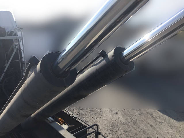 三菱ふそうスーパーグレートコンテナ専用車大型（10t）[写真13]