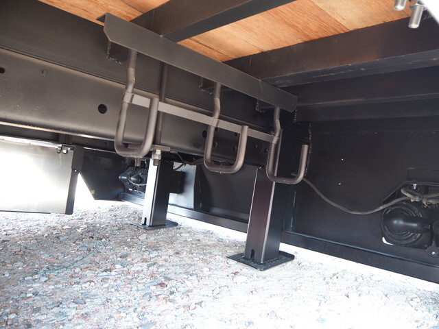 日野レンジャーセルフクレーン5段増トン（6t・8t）[写真12]