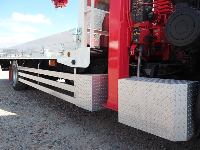 日野レンジャーセルフクレーン5段増トン（6t・8t）[写真20]