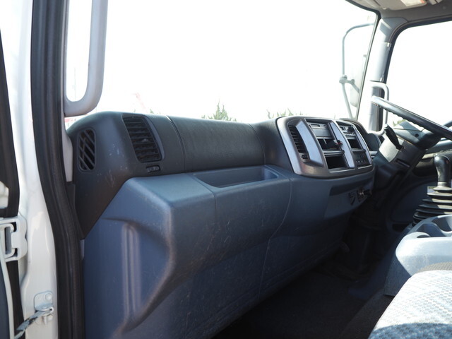 日野レンジャーセルフクレーン5段増トン（6t・8t）[写真30]