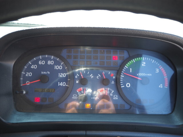 日野レンジャーセルフクレーン5段増トン（6t・8t）[写真37]