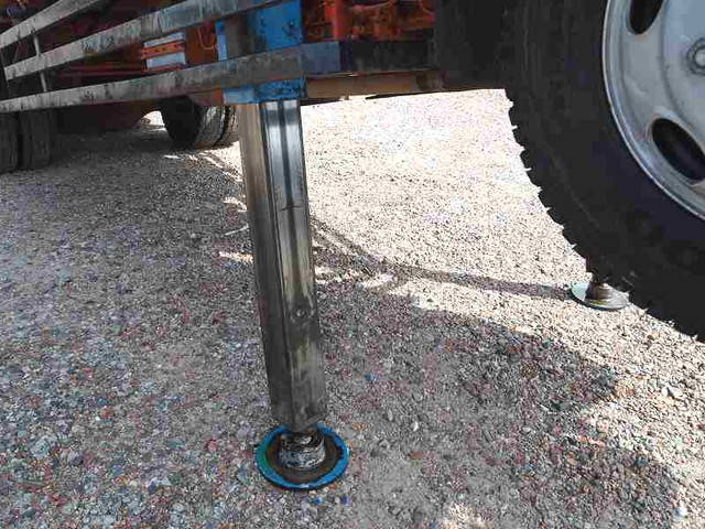 いすゞフォワード回送車増トン（6t・8t）[写真11]