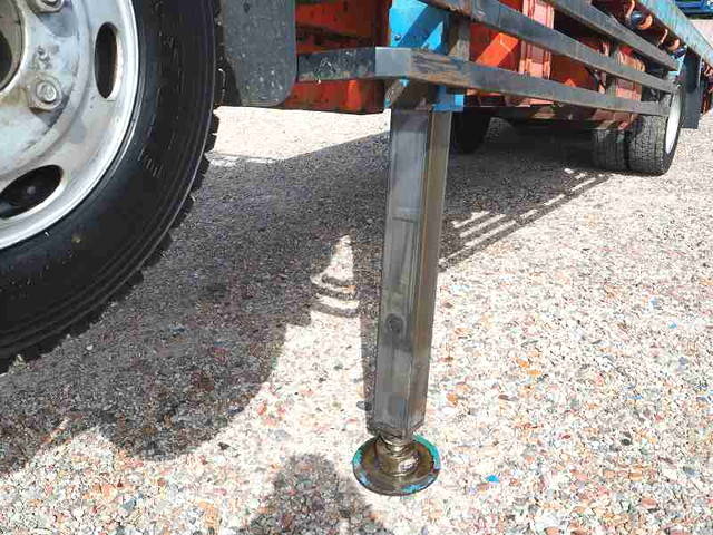 いすゞフォワード回送車増トン（6t・8t）[写真12]