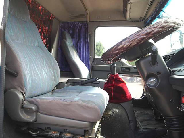 いすゞフォワード回送車増トン（6t・8t）[写真36]