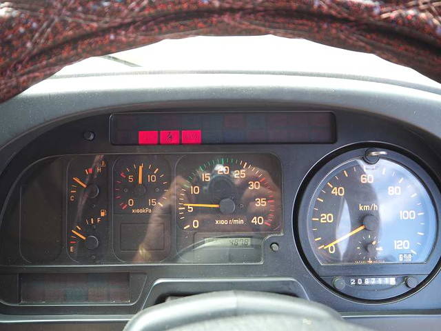 いすゞフォワード回送車増トン（6t・8t）[写真38]