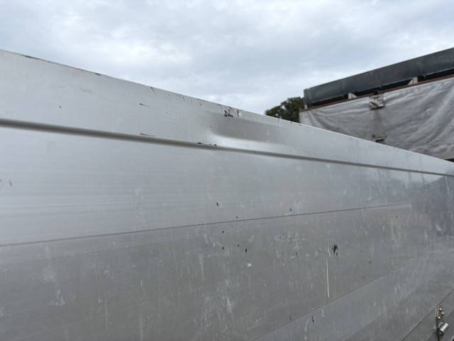 いすゞギガアルミブロック大型（10t）[写真38]