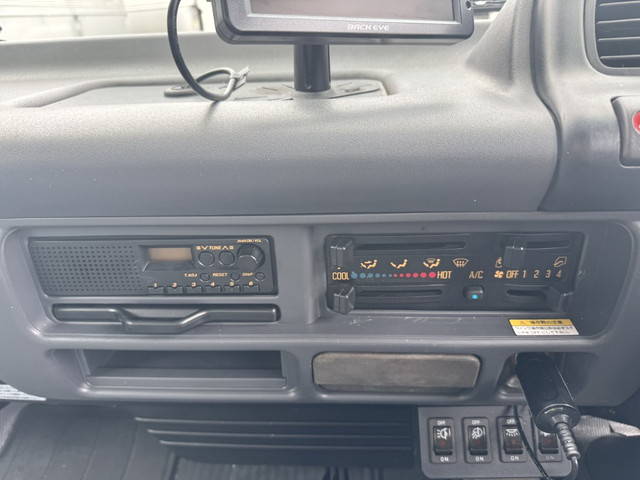 いすゞエルフアルミウイング小型（2t・3t）[写真10]