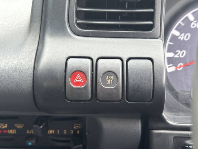 いすゞエルフアルミウイング小型（2t・3t）[写真11]