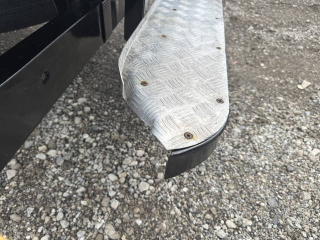 いすゞエルフアルミウイング小型（2t・3t）[写真38]