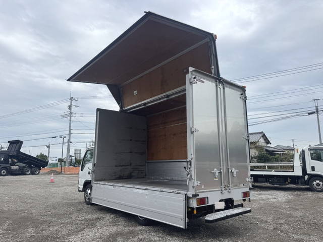 いすゞエルフアルミウイング小型（2t・3t）[写真05]