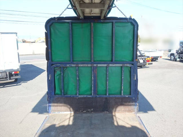 マツダタイタン幌ウイング小型（2t・3t）[写真16]