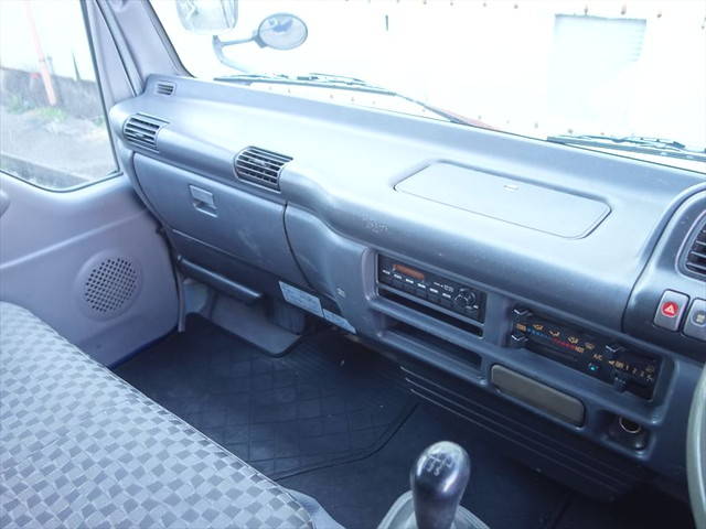 マツダタイタン幌ウイング小型（2t・3t）[写真32]