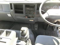 いすゞフォワードアルミウイング中型（4t）[写真23]