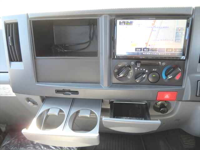 日産アトラス平ボディ小型（2t・3t）[写真35]