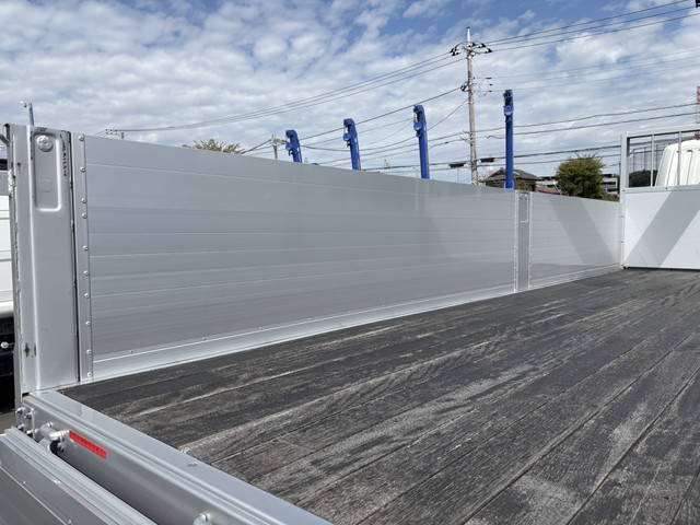 三菱ふそうファイタークレーン4段増トン（6t・8t）[写真12]