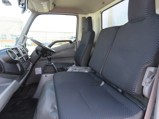 日野デュトロ冷凍車（冷蔵車）小型（2t・3t）[写真30]