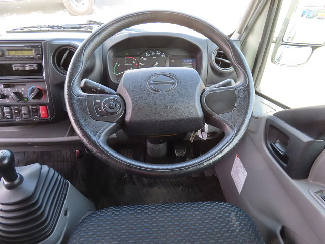 日野デュトロ冷凍車（冷蔵車）小型（2t・3t）[写真31]