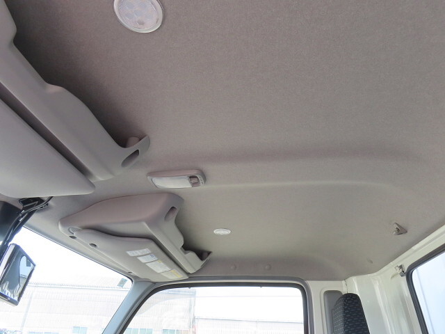 日野デュトロ冷凍車（冷蔵車）小型（2t・3t）[写真32]