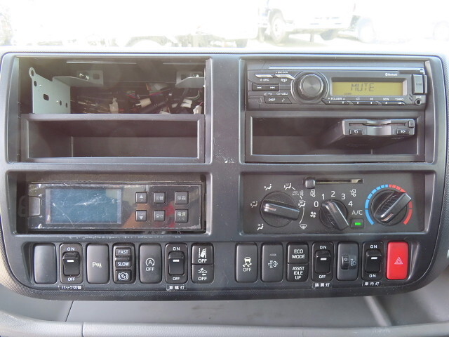 日野デュトロ冷凍車（冷蔵車）小型（2t・3t）[写真33]