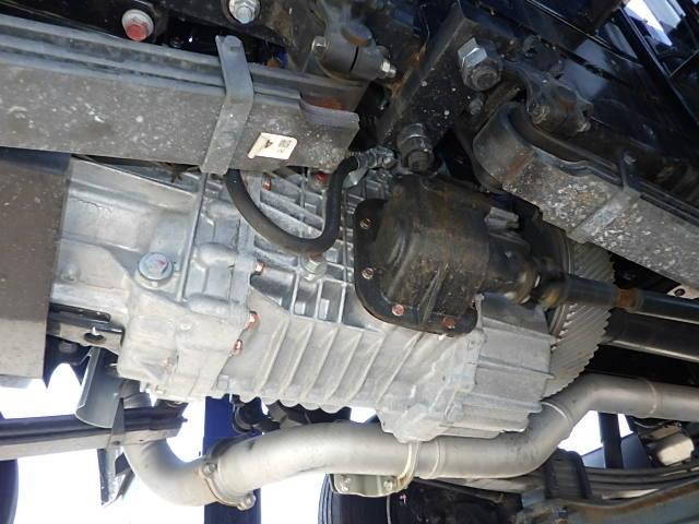 日野プロフィアセルフクレーン4段大型（10t）[写真19]