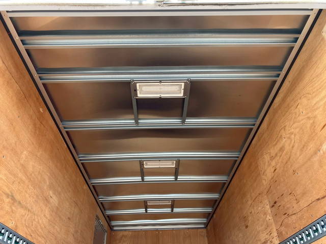 日野デュトロアルミバン小型（2t・3t）[写真12]