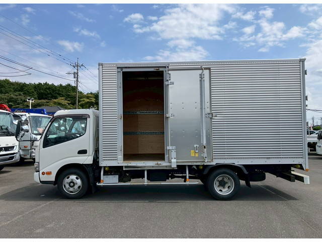 日野デュトロアルミバン小型（2t・3t）[写真17]