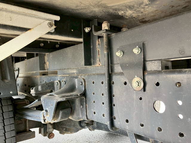 日野デュトロアルミバン小型（2t・3t）[写真32]