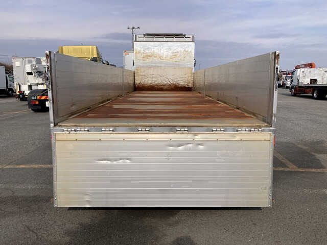 いすゞギガアルミブロック大型（10t）[写真11]