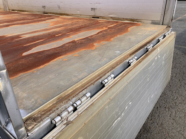 いすゞギガアルミブロック大型（10t）[写真13]