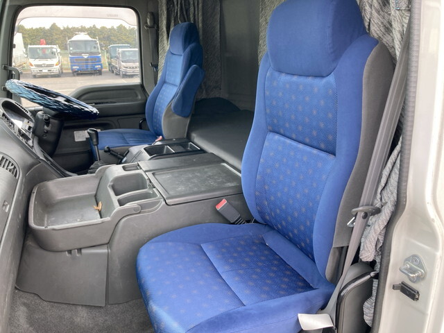 いすゞギガアルミブロック大型（10t）[写真31]