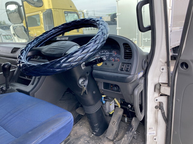 いすゞギガアルミブロック大型（10t）[写真33]